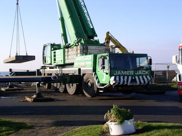ZCJJ 4 TON Derrick Crane — TCD1830-4