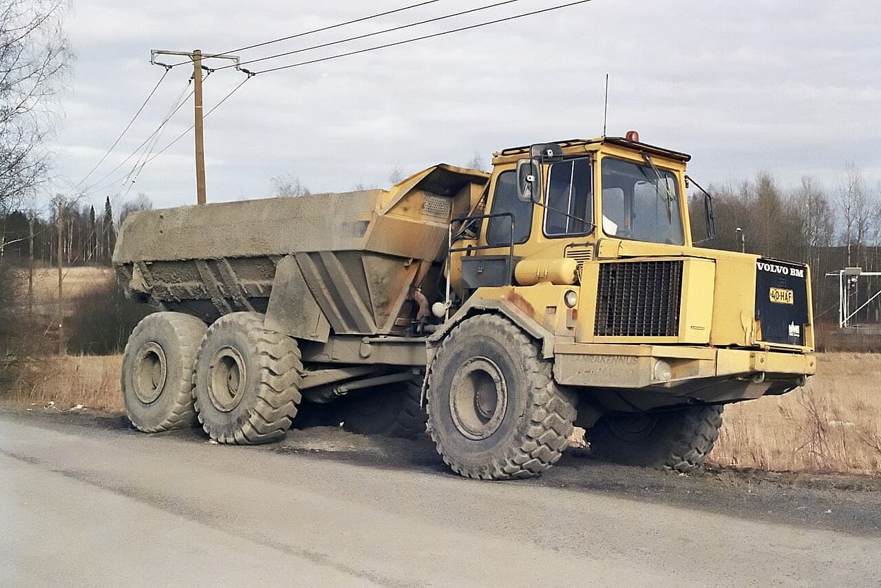 2018 Komatsu HM300-5 Articulated Truck